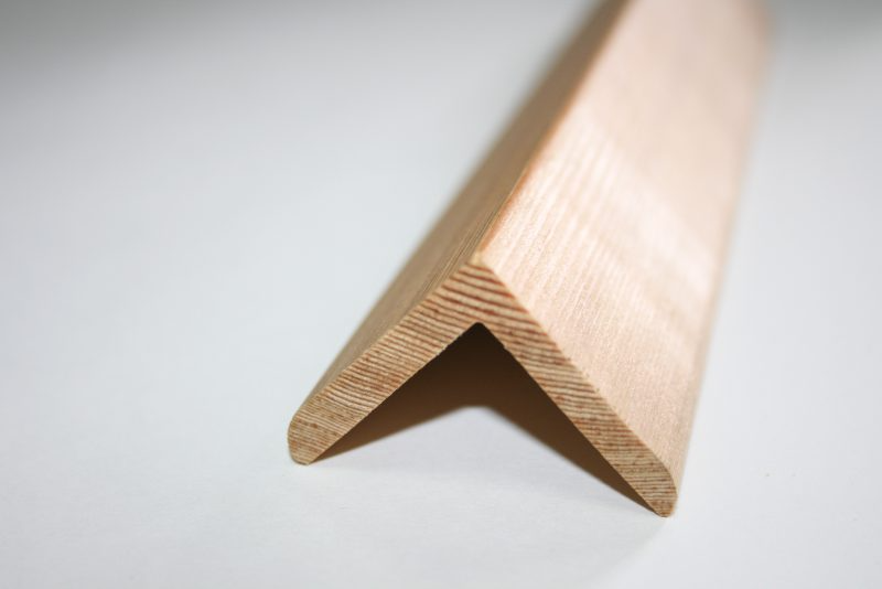 Уголок лиственница 35х35х2400 Уголок лиственница 35х35х2400